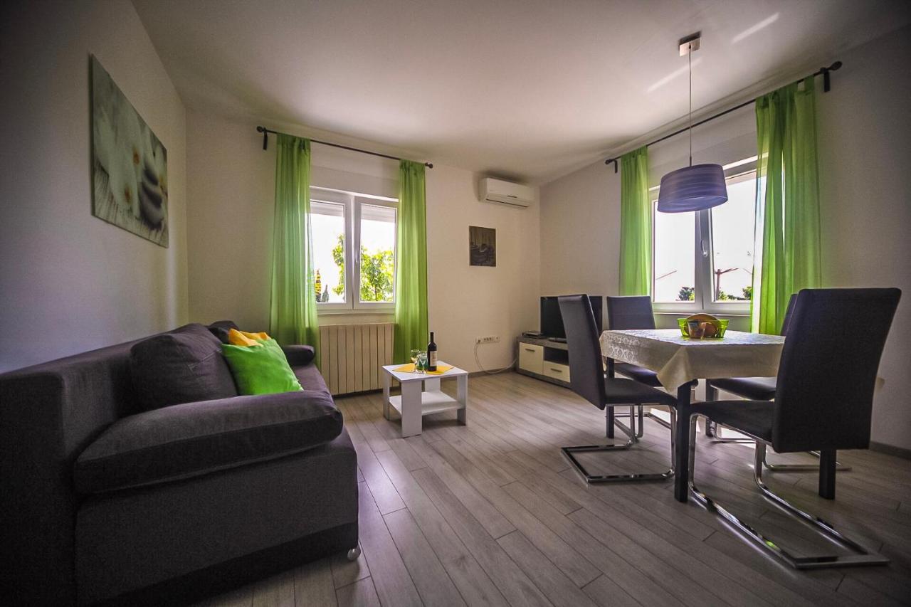 Apartman Carmen Volosko Opatija Zewnętrze zdjęcie